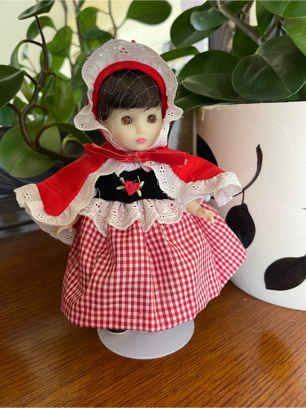 Little Red Riding Hood by Ideal 1982